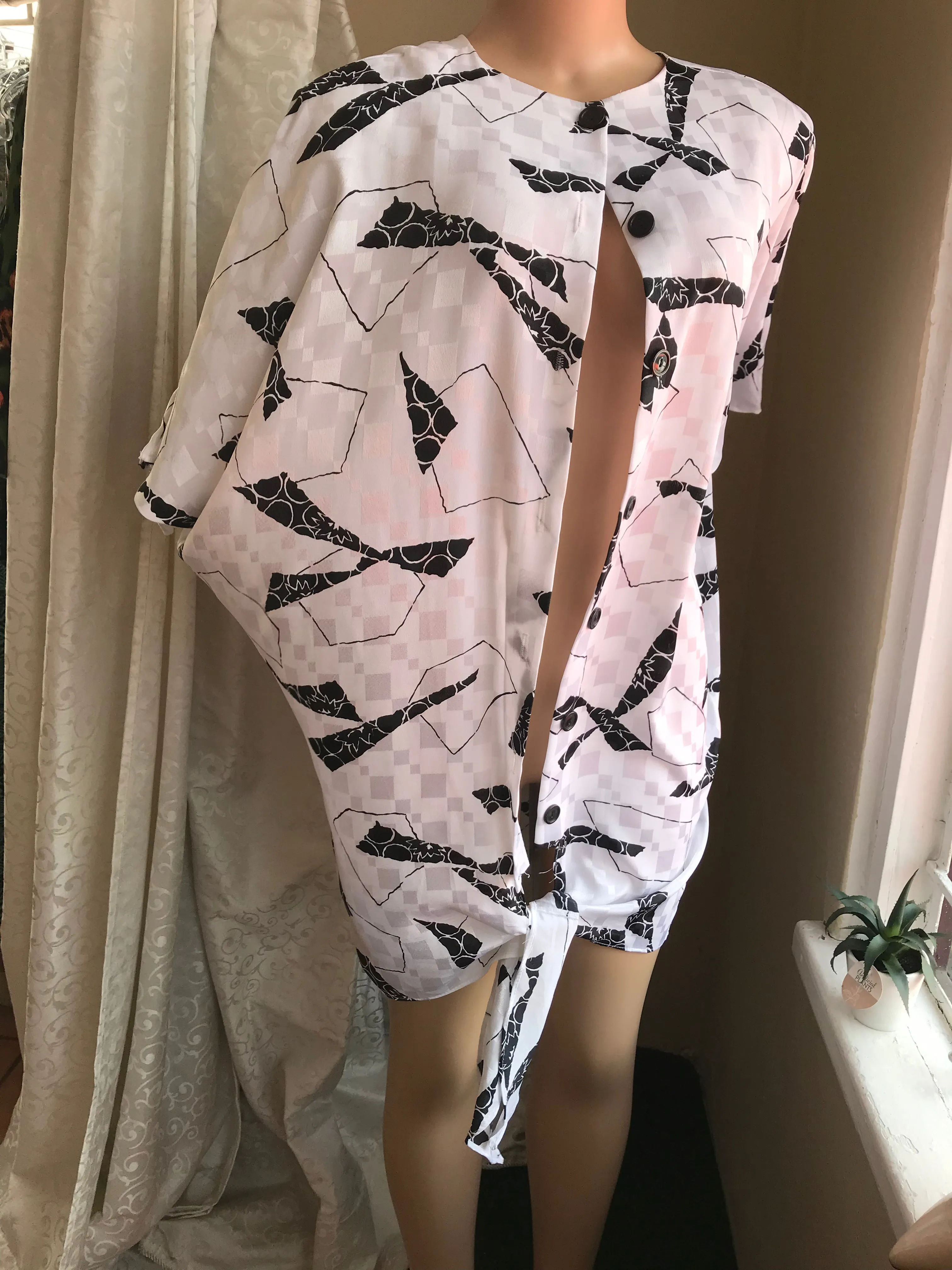 80s Vintage Reflective Bold B&W Print Shirt Dress Tied | L /XL / One Size ^^^