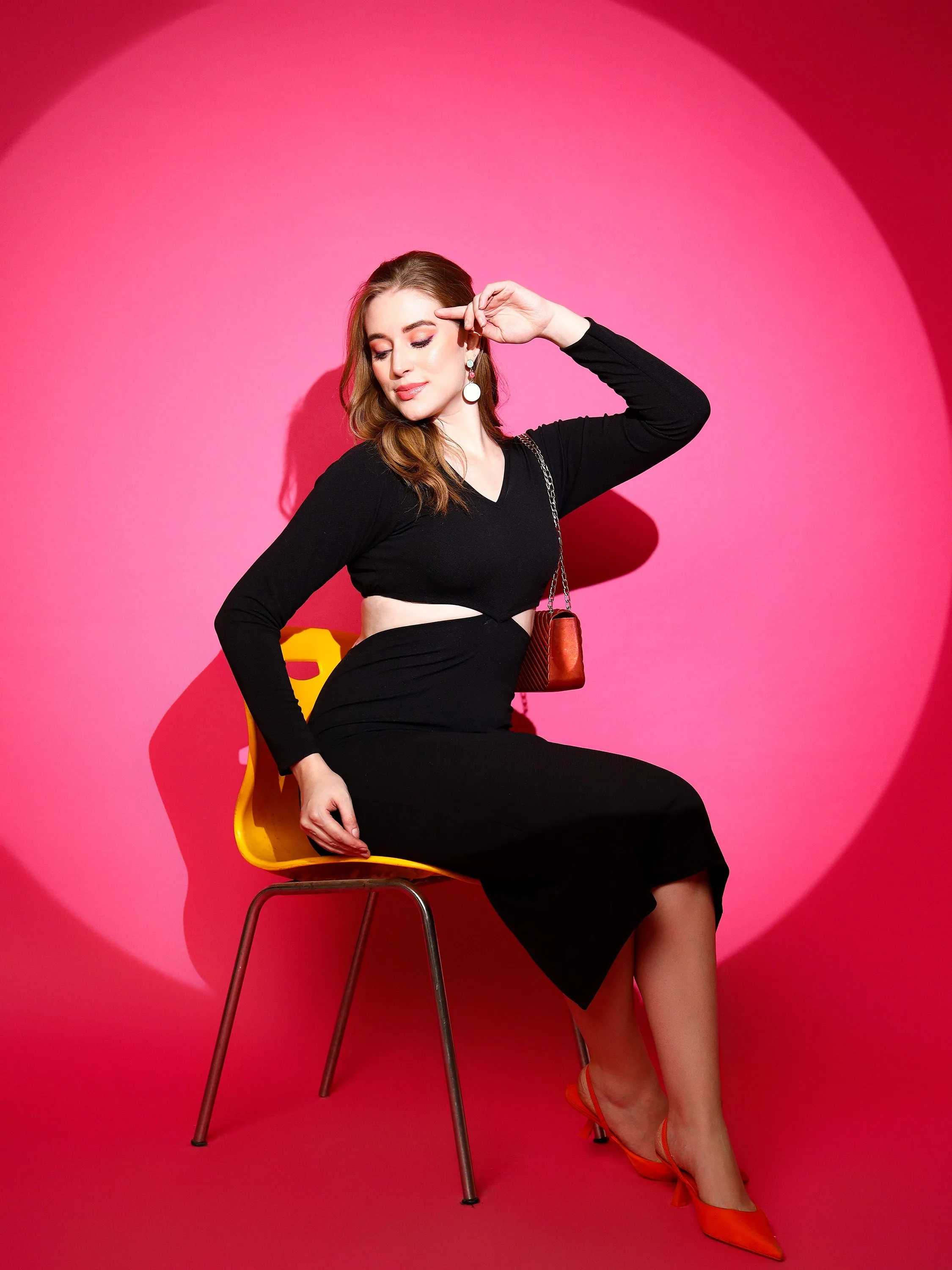 Chic solid V-neck Full Sleeve Waist Cut-Out Bodycon Dress