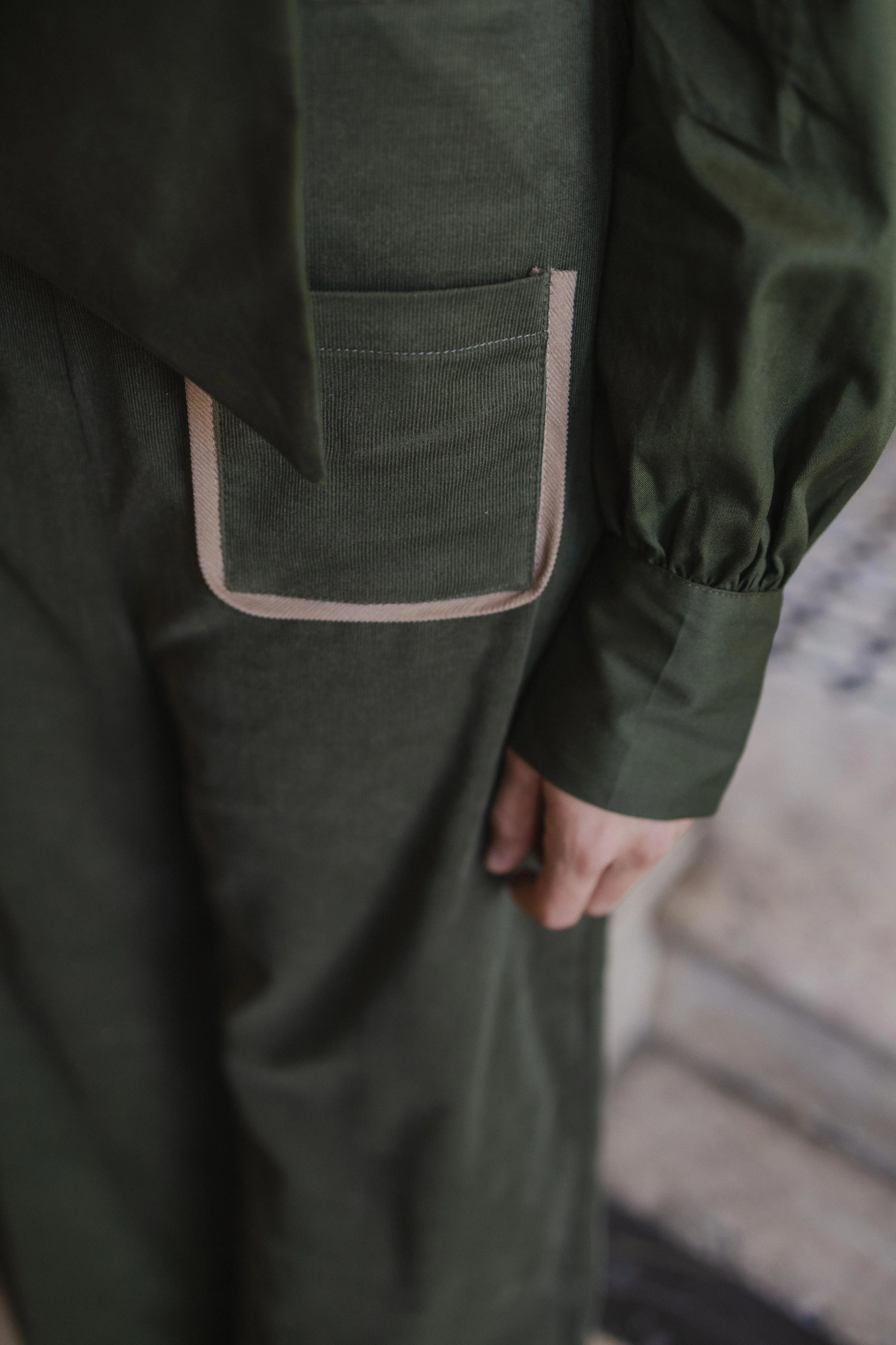 Isla shirt with pussybow - khaki green