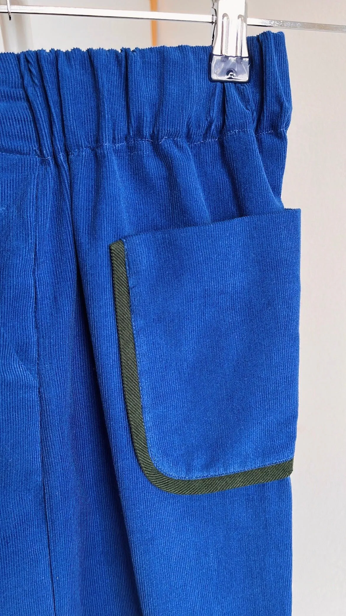 Soufflé turned up pants - royal blue baby corduroy
