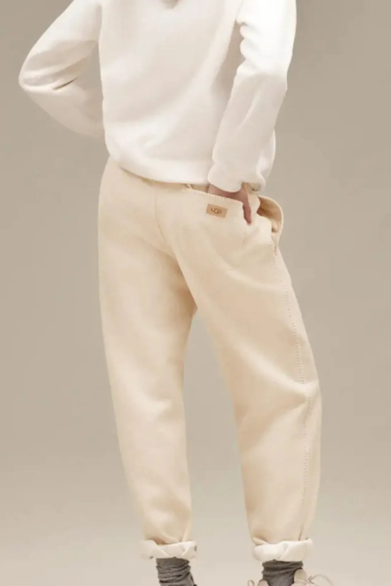 Ugg: Classic Sweatpants in Sand Heather